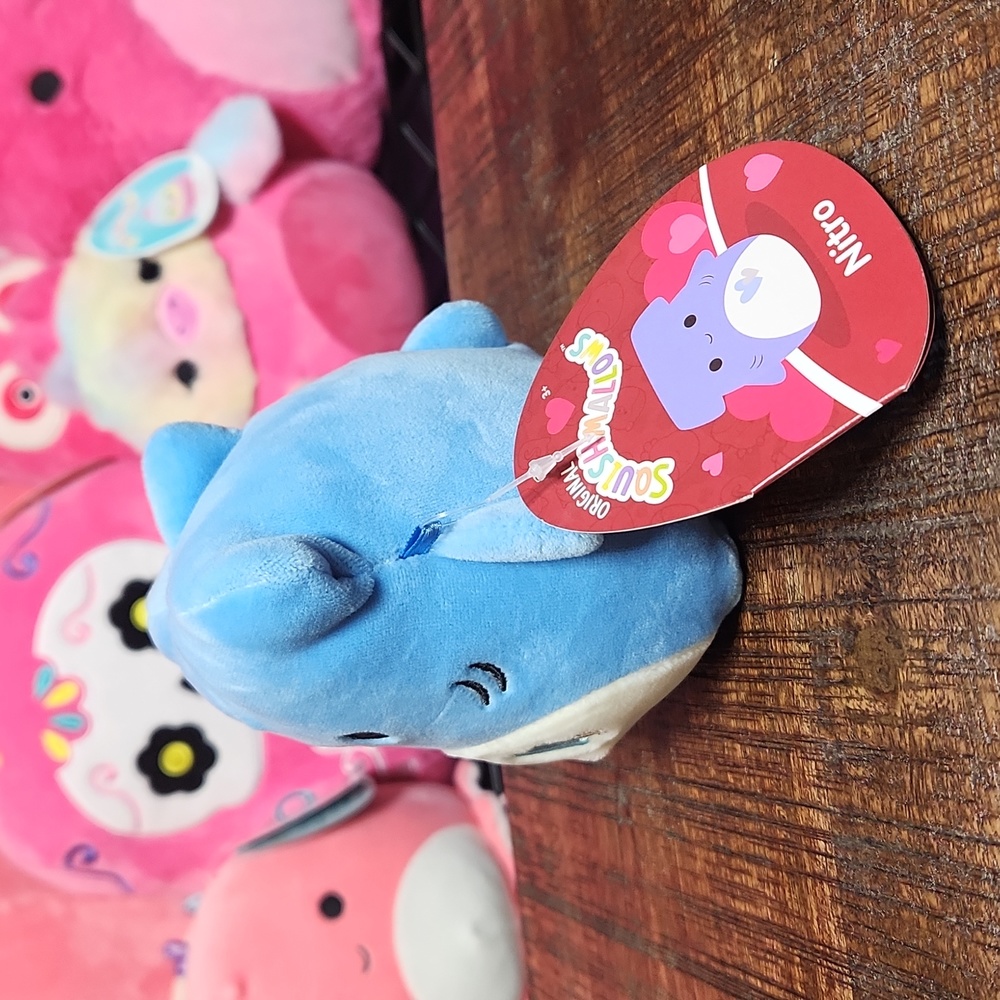 Squishmallows Nitro the Hammerhead Shark Valentine 5" - Picture 2 of 4